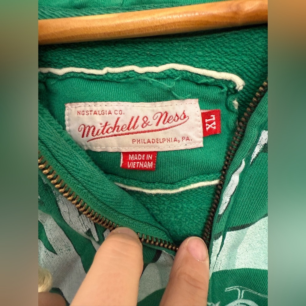 Men’s Mitchell And Ness Jets Distressed Hoodie Size XL Athletic Sports Football - Picture 2 of 10